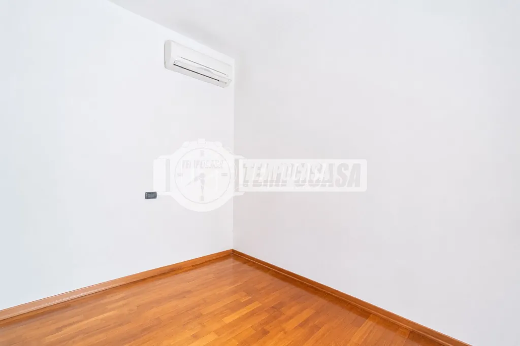 Pièces - Ground Floor Apartment with Garden in Rome