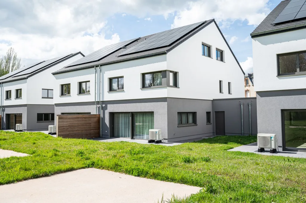 Extérieur - Maison Écologique avec Terrasse à Linger