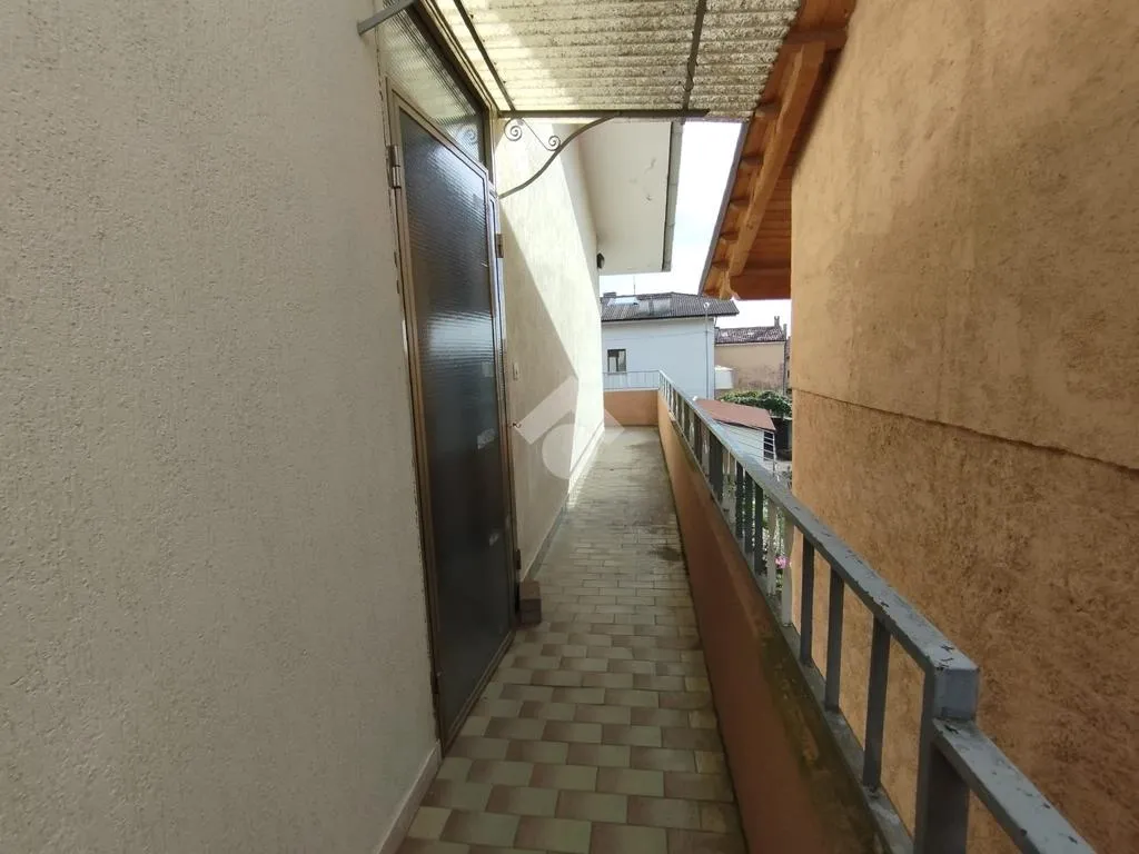 Balcony - Semi-detached House with Garden in Santorso