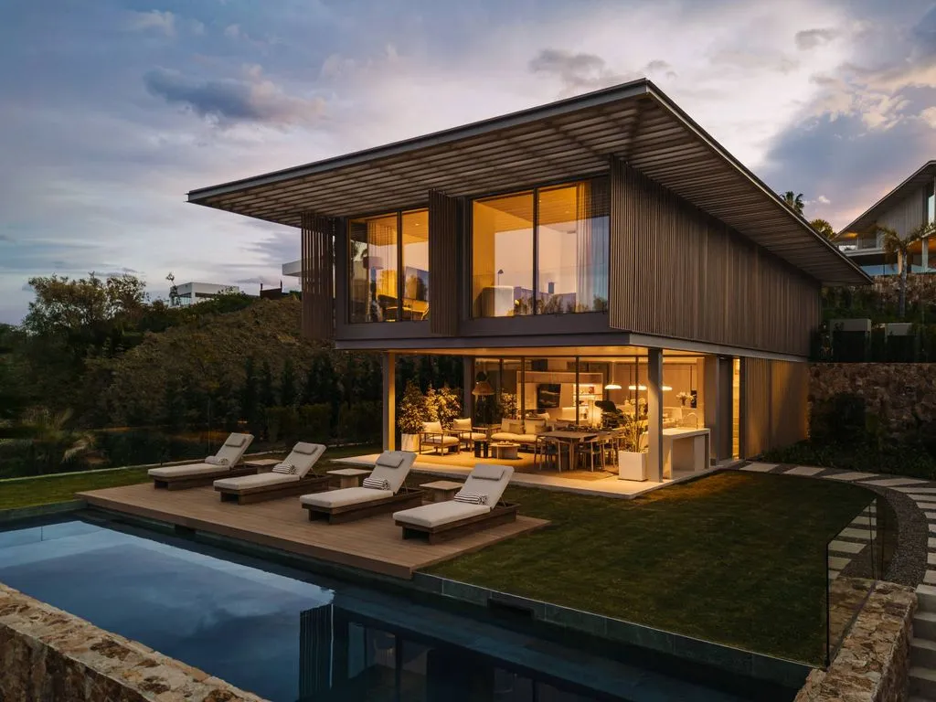 Bassein - Contemporary Villa with Pool in Marbella