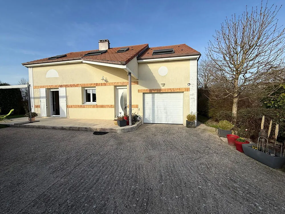 Välivaade - Atypical House with Original Architecture in Vittel
