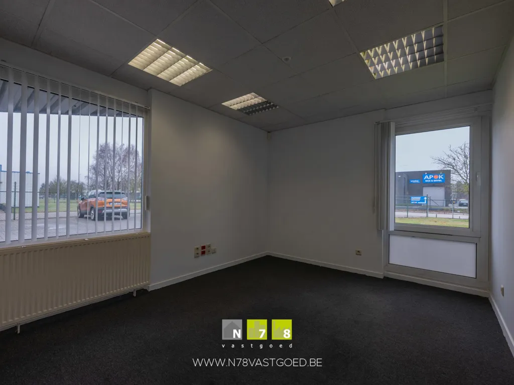 Kabinet - Office Space with Parking in Oudsbergen
