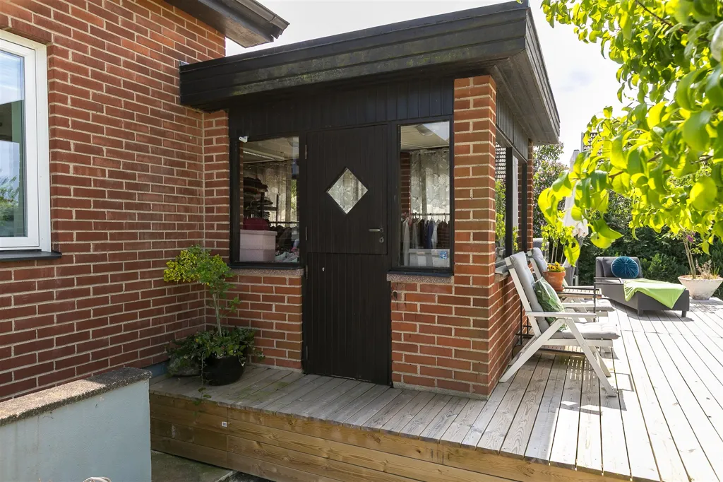 Terrace - Modernised Villa with Guesthouse in Malmö