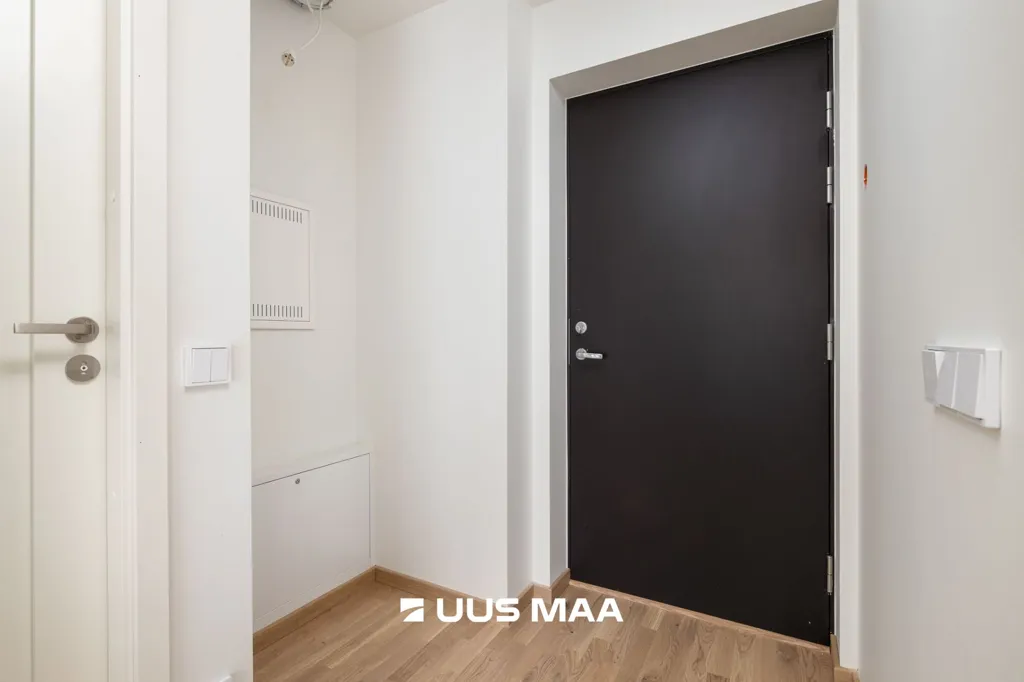 hallway_entrance