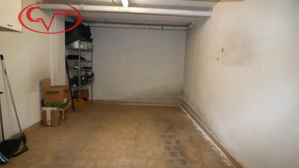 Garage - 2-Bedroom Apartment with Terrace in Montevarchi