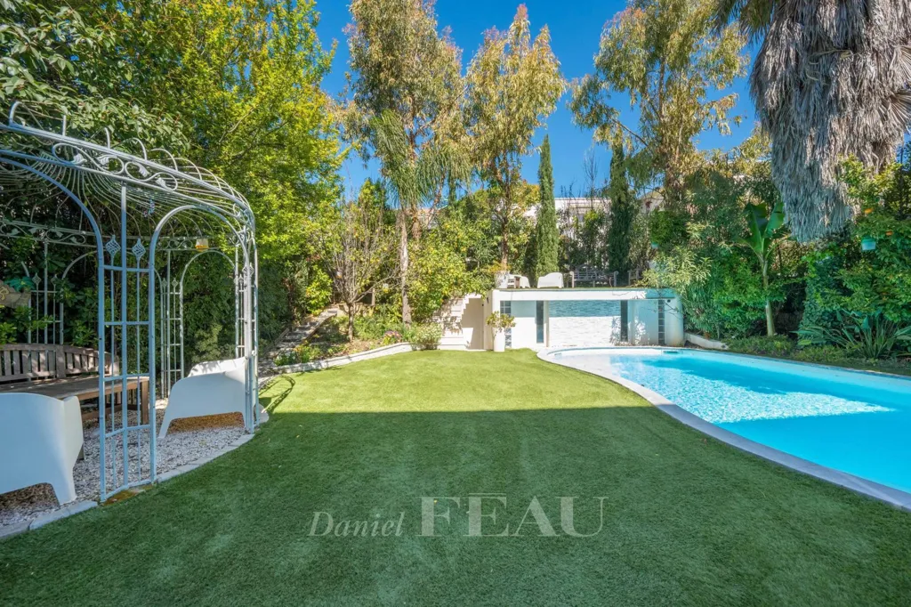 Piscine - Villa Rénovée avec Piscine à Marseille 7ème