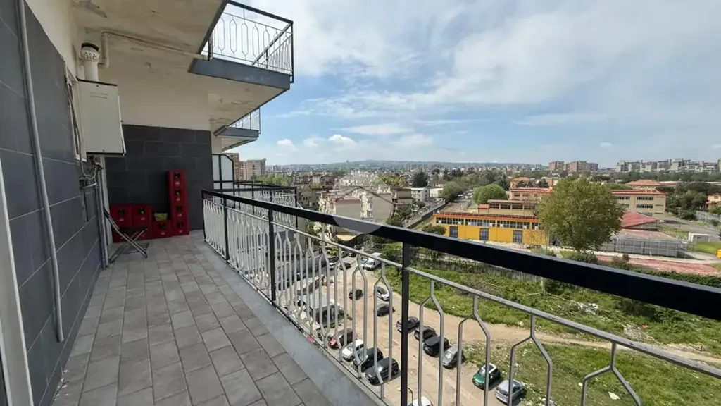 Rõdu - Bright Apartment with Balcony in Naples