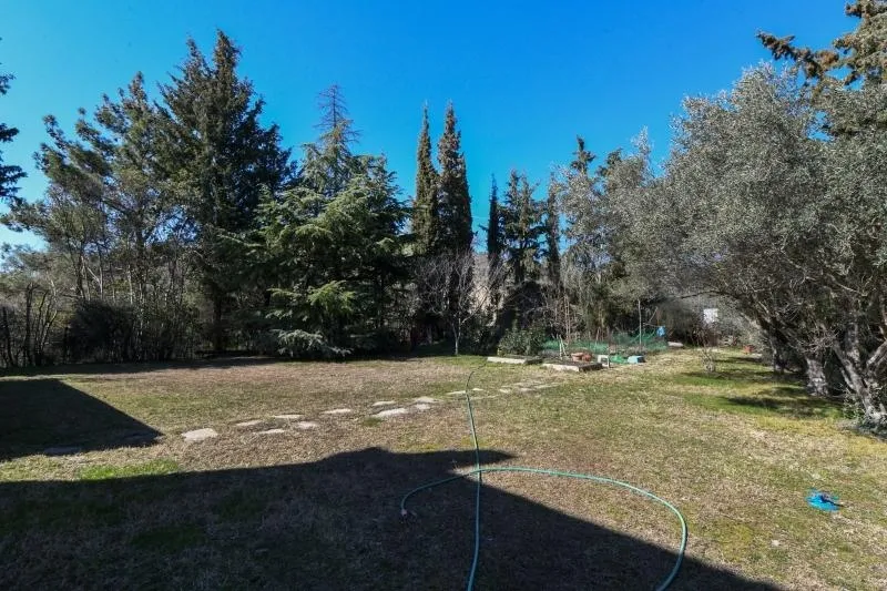 Garden - Three-Storey House with Garden in Serrai Centre