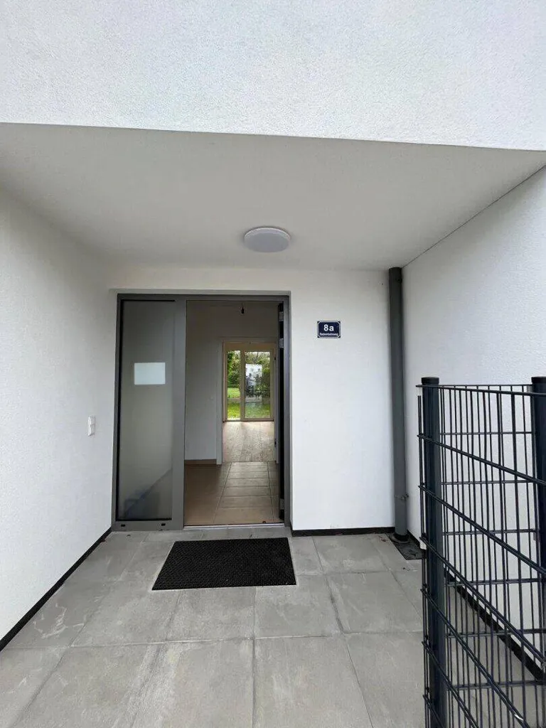 Esik - Semi-Detached House with Garden in Guntramsdorf