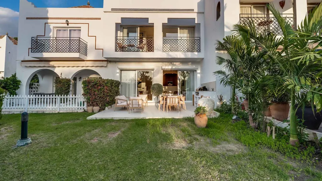Aed - Adosado with Private Pool in Nueva Andalucía