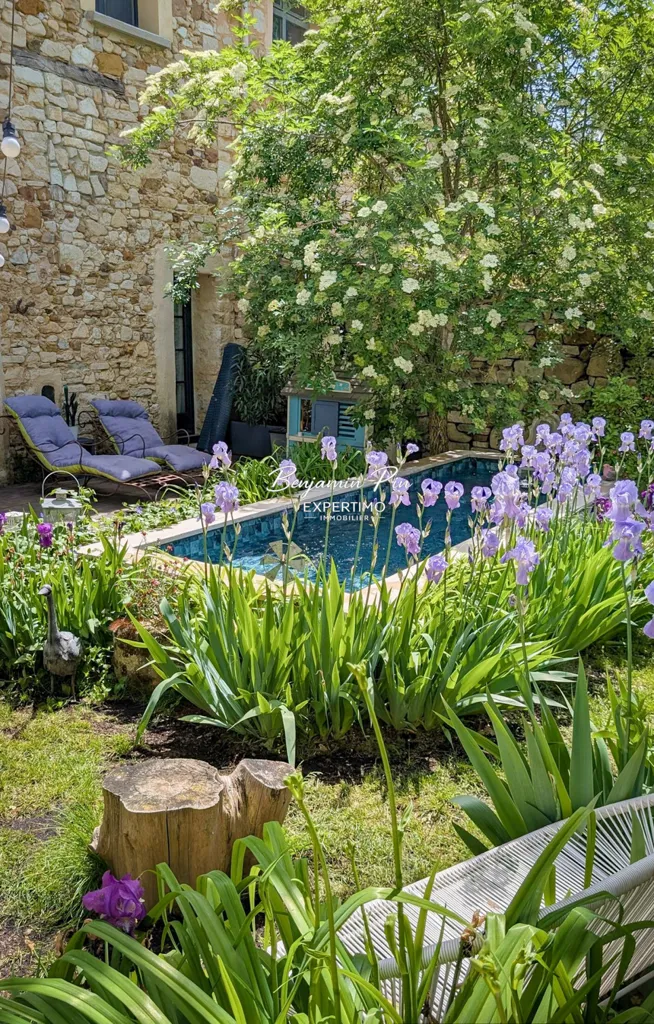 Bassein - Rustic Stone House with Pool in Rustrel