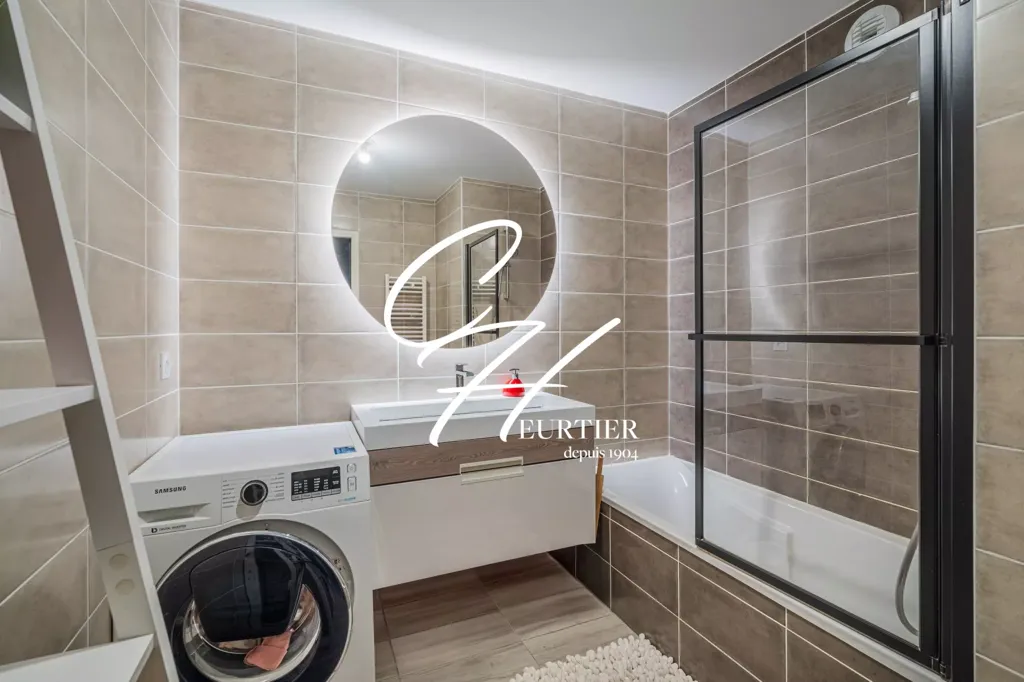 Salles de bain - Appartement Neuf avec Balcon à Eybens