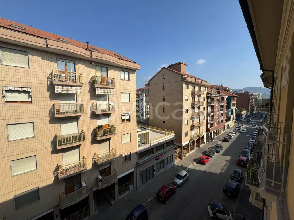Balcon - Rearranged Flat with Balcony in Turin