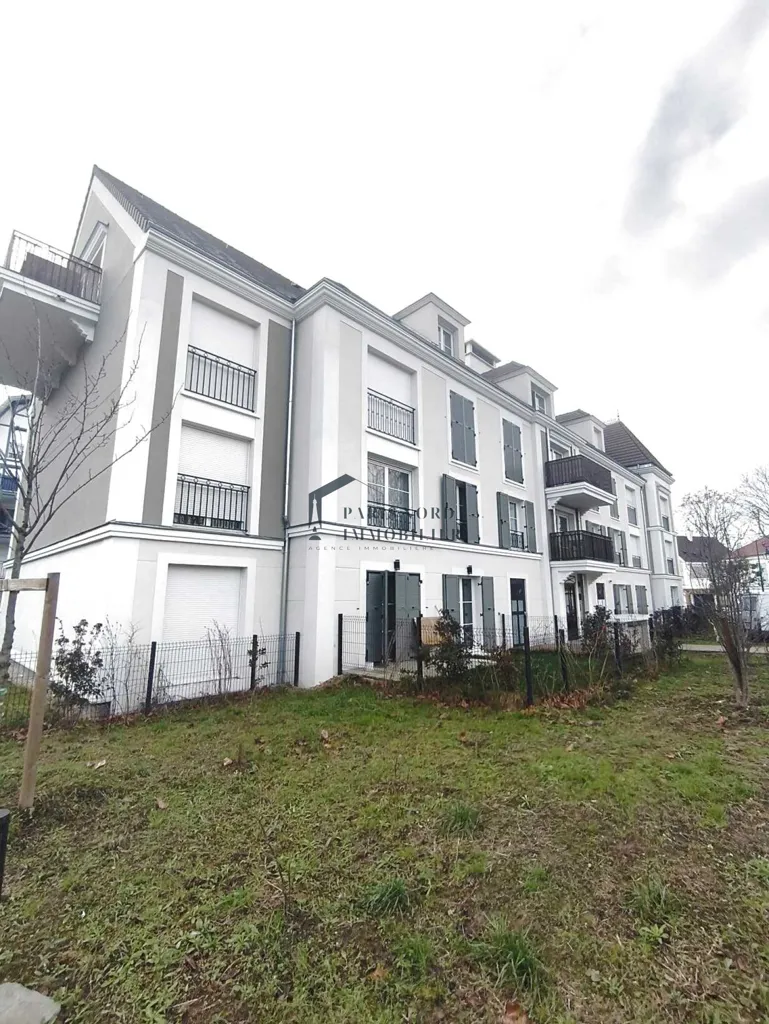 Esterno - Accessible 2-Bedroom Flat with Balcony in Le Blanc-Mesnil