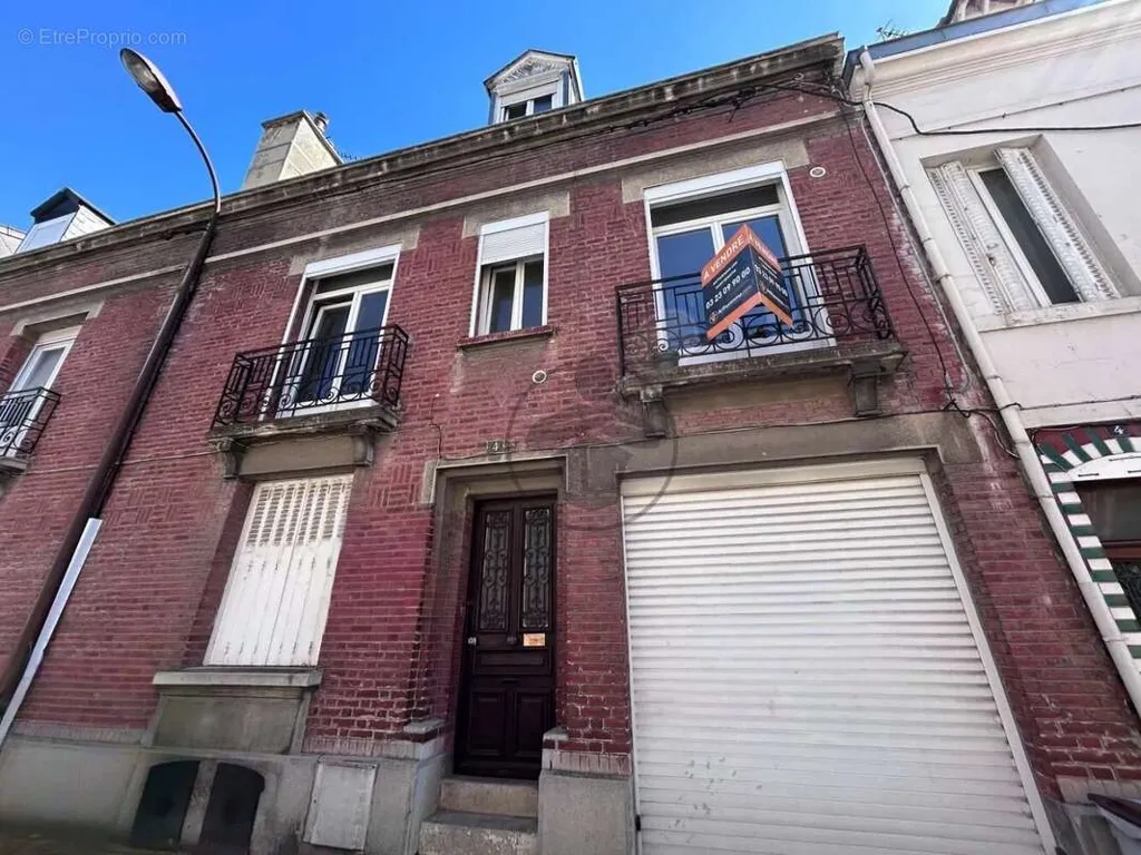 City-Style Flat with Garage in Saint-Quentin
