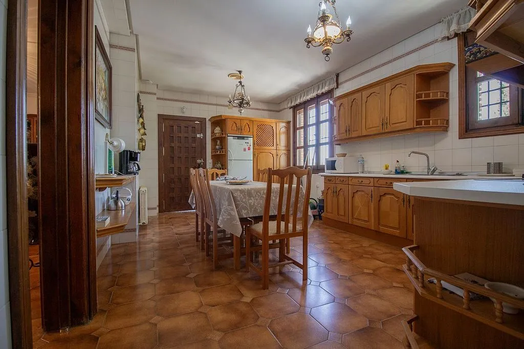 Cuisine - Rustic House with Pool and Terrace in Carmena
