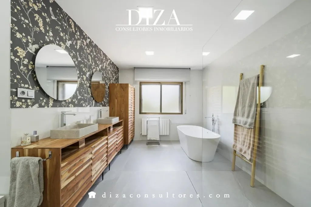 Vannitoad - Villa with Pool and Gym in Madrid