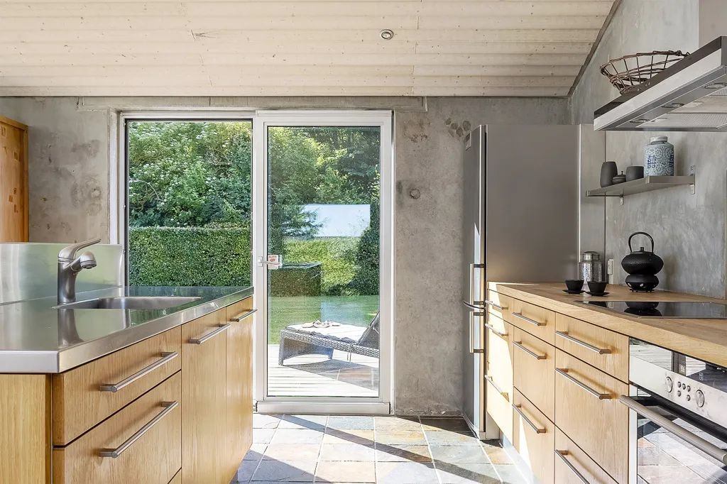 Cucina - Architectural Holiday Home with Water View in Snaptun