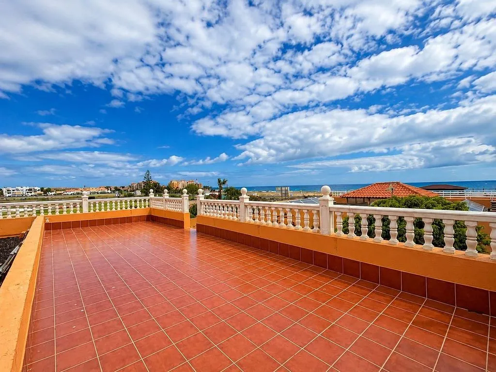 Terrasse - Villa with Pool on Golf Course in Antigua