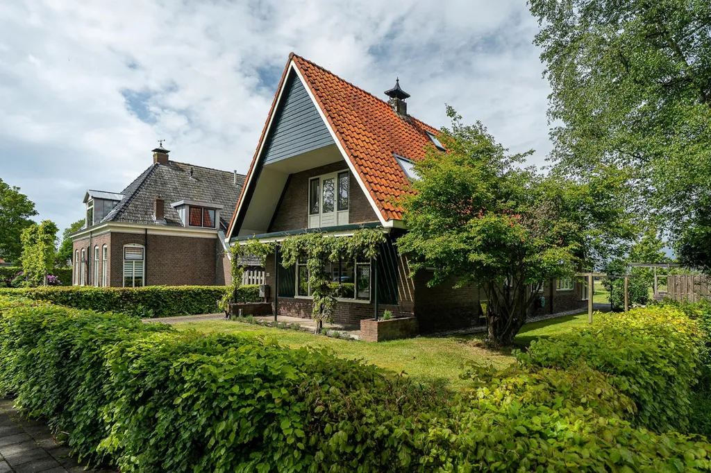 Välivaade - 1930s House with Garden in Terwispel