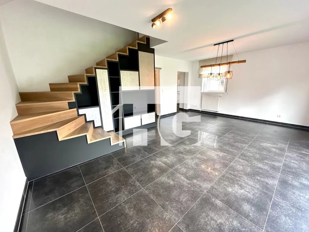 Elutuba - 4-Bedroom Apartment with Attic in Eischen