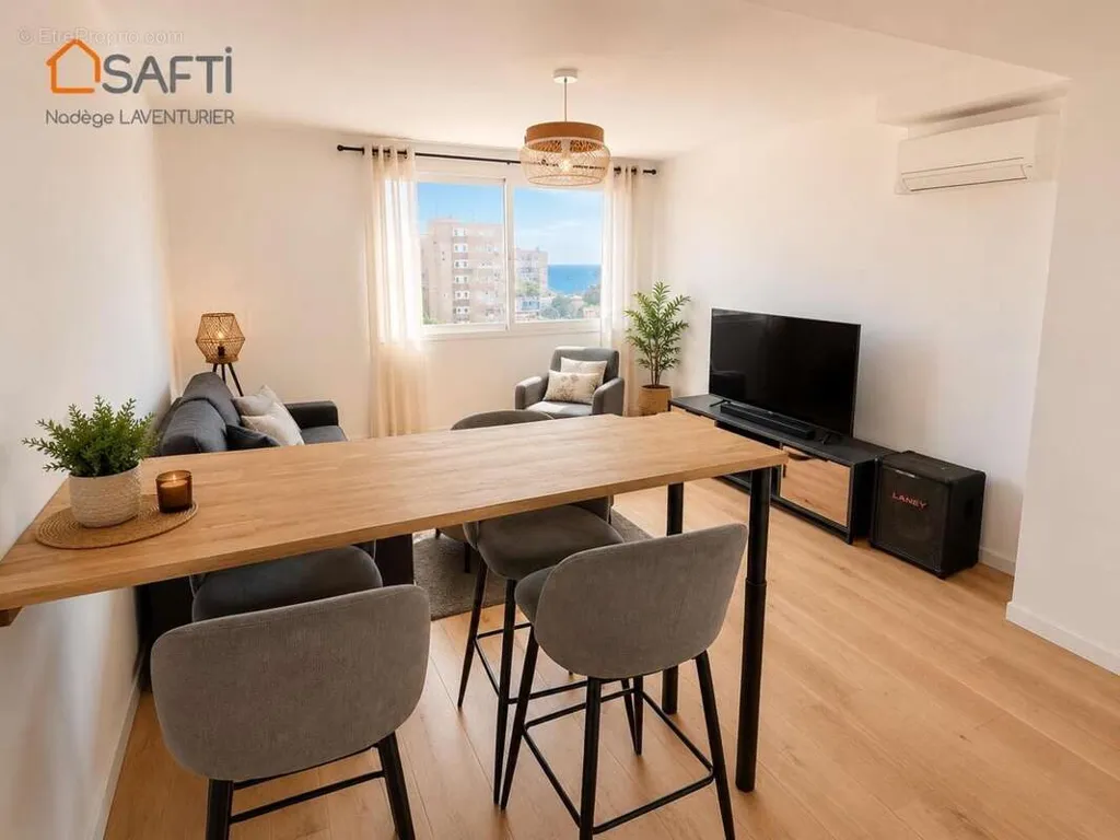 Soggiorno - Renovated 2-Bed Flat with Sea View in Ajaccio