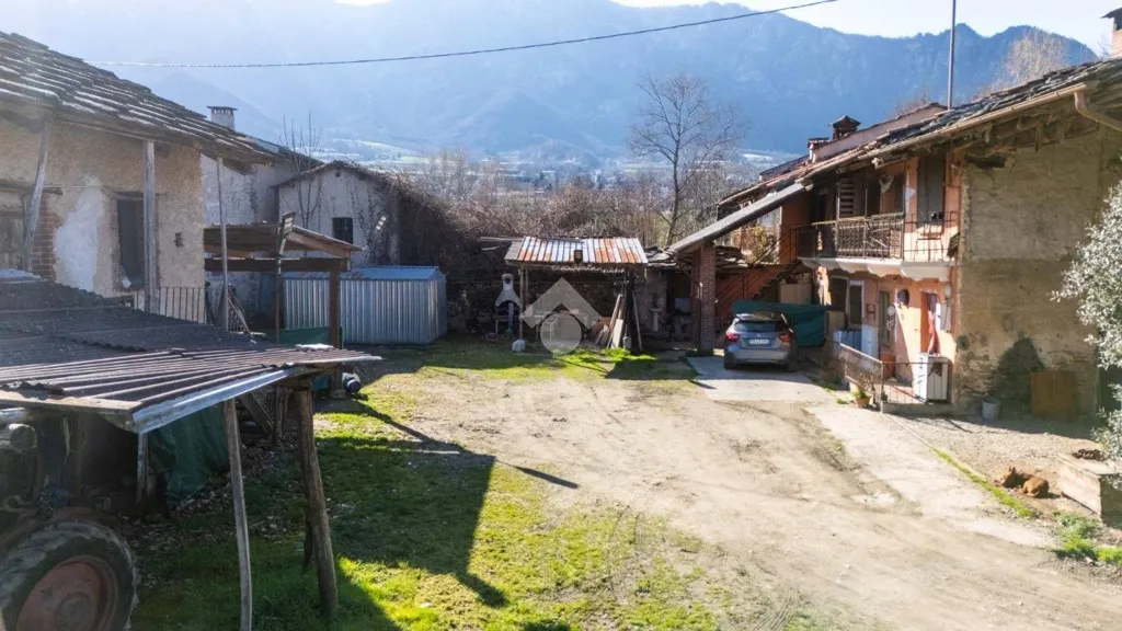Jardin - Semi-Detached Rustic House with Land in Envie