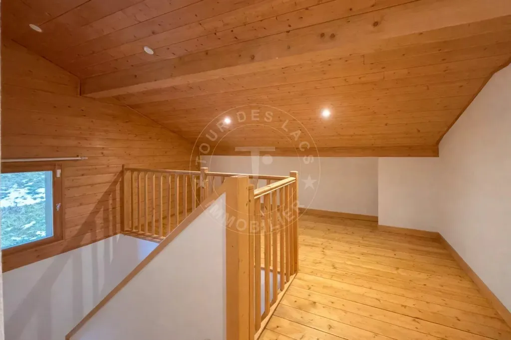 Pièces - Chalet Luxueux avec Vue Montagne à Thônes