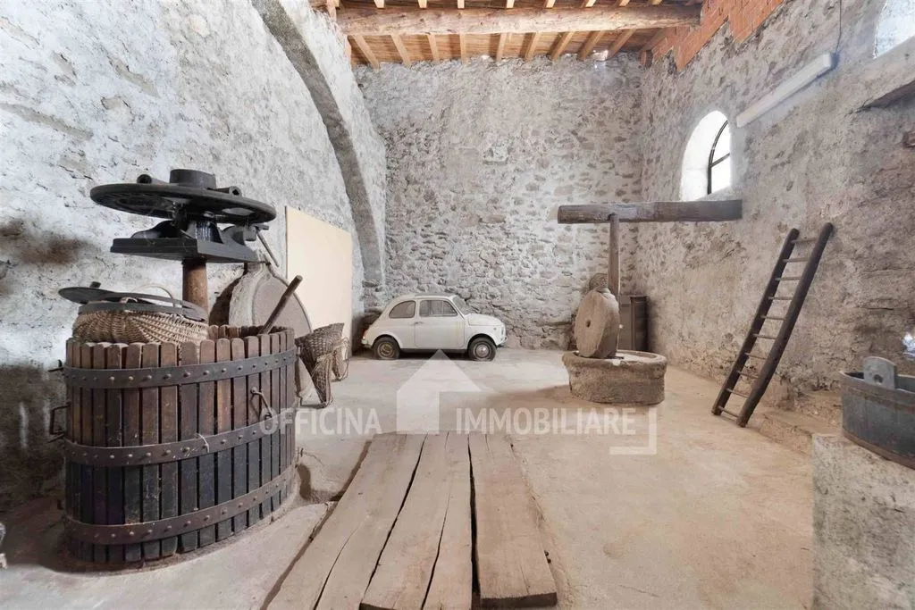 Pièces - Luxury Villa with Garden in Sondrio