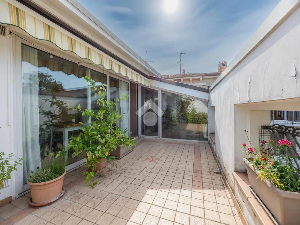 Terrazza - 4-Bedroom Apartment with Terrace in Dolcè