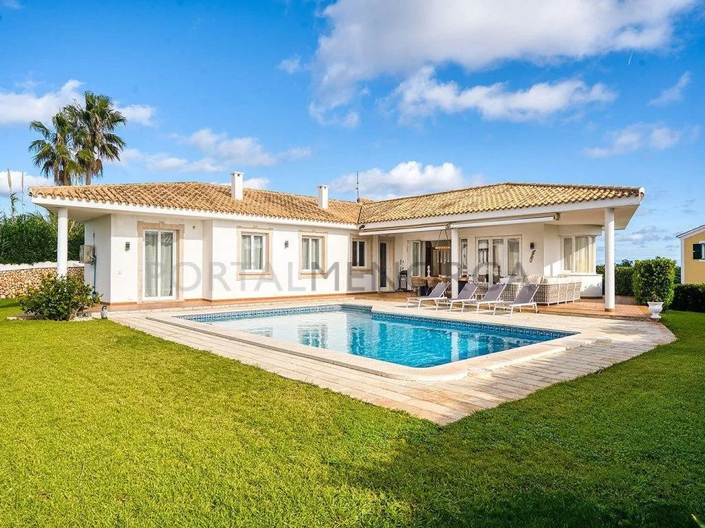 Piscine - Contemporary Villa with Sea View in Cala Llonga