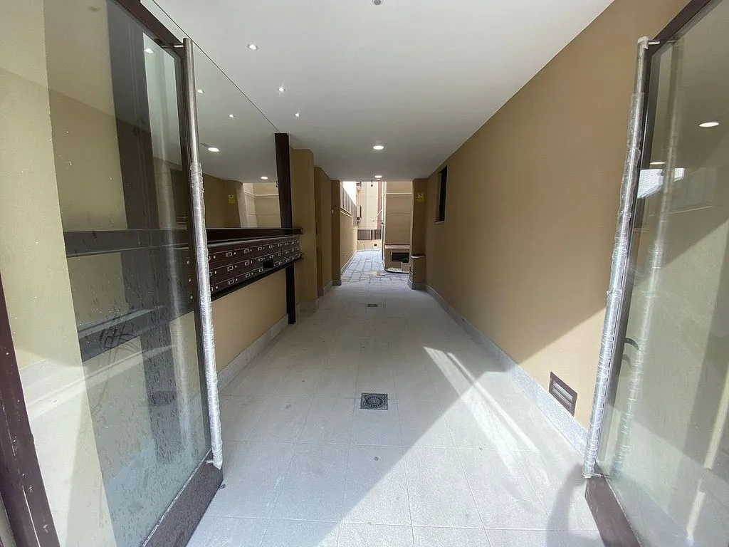 Entrée - Modern Flat with Balcony in Campo Street