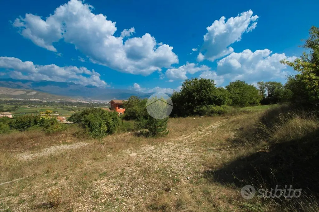 Aed - Buildable Plot with South Exposure in L'Aquila
