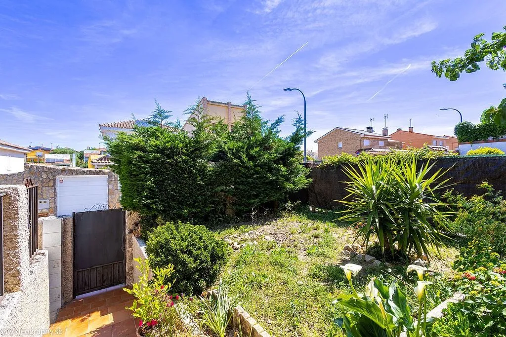 Jardin - Chalet with Pool in Batres