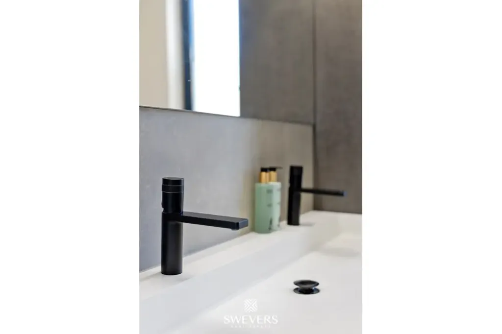 Salles de bain - Duplex Rénové avec Terrasse à Hasselt