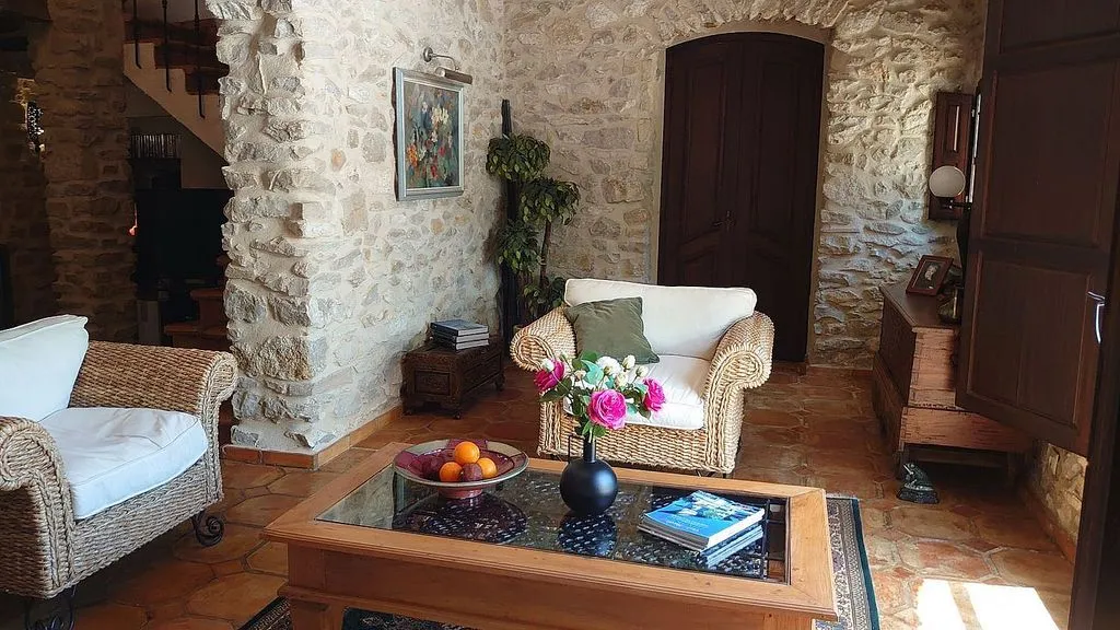 Elutuba - Rustic Chalet with Pool in Relleu