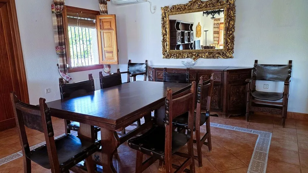Söögituba - Rustic Chalet with Pool in Órgiva