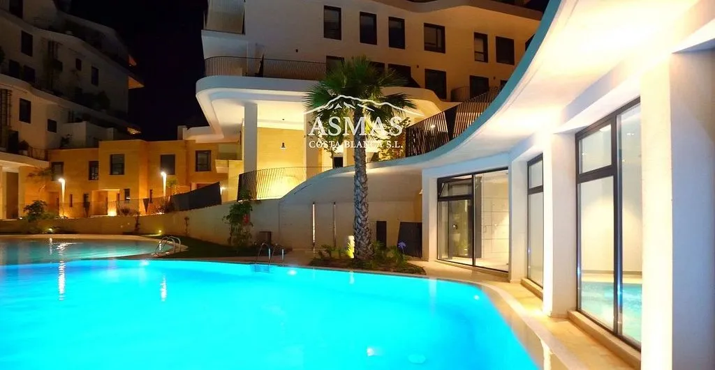 Bassein - Seafront Apartment with Pool in Villajoyosa