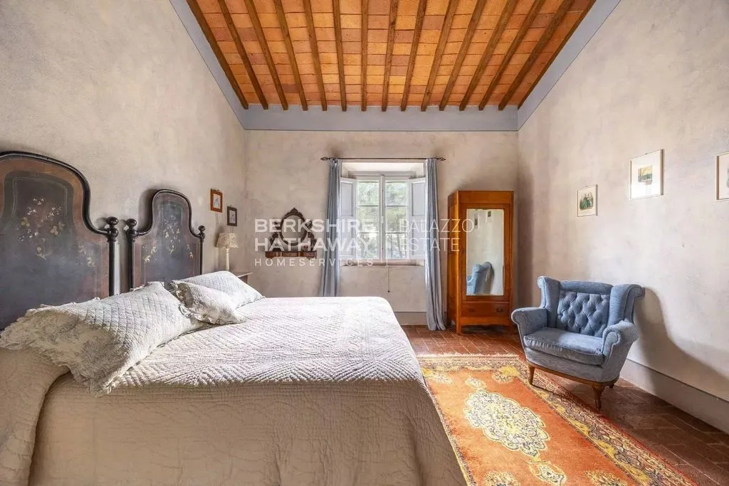 18th Century Villa with Pools in Palaia