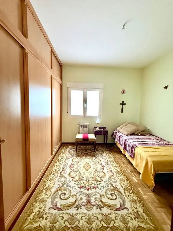 Apartment with Garage in Los Jerónimos, Madrid