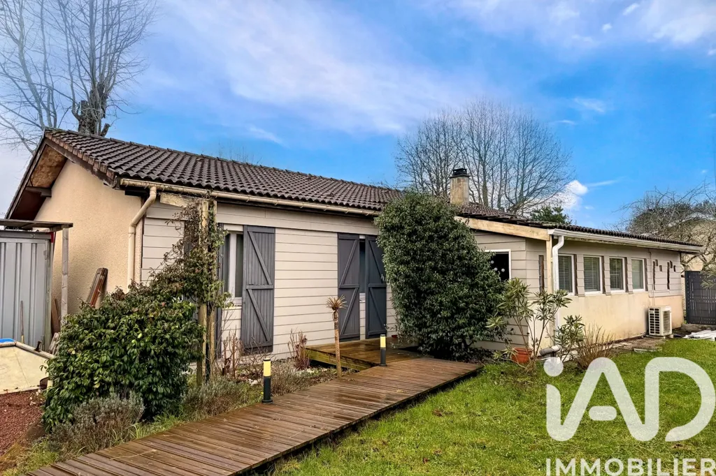 Jardin - Maison Traditionnelle avec Grand Terrain à Marcheprime