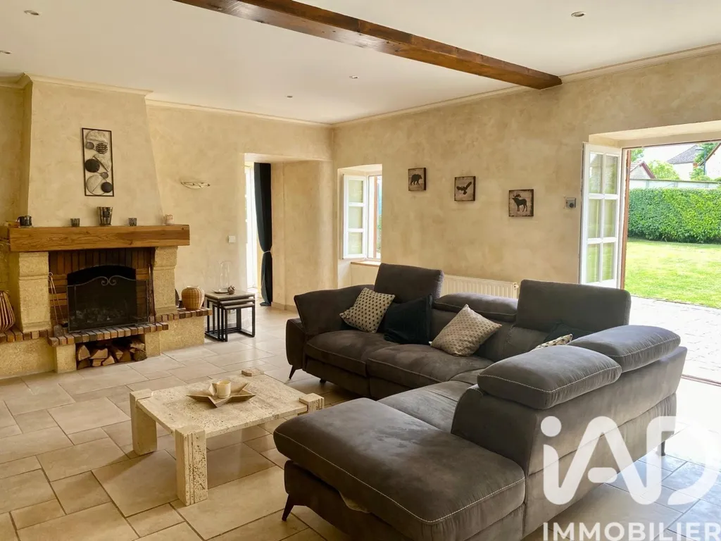 Séjour - Maison 5 pièces à Bouvesse-Quirieu