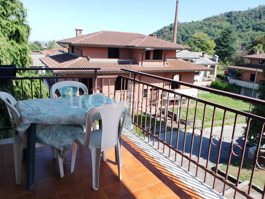 Rõdu - Apartment with Balcony and Terrace in Barge