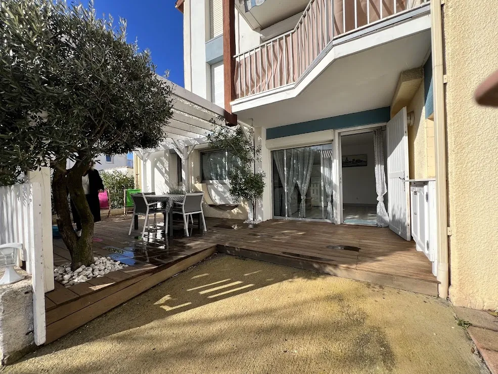 Terrass - Apartment with Terrace near St Pierre Beach