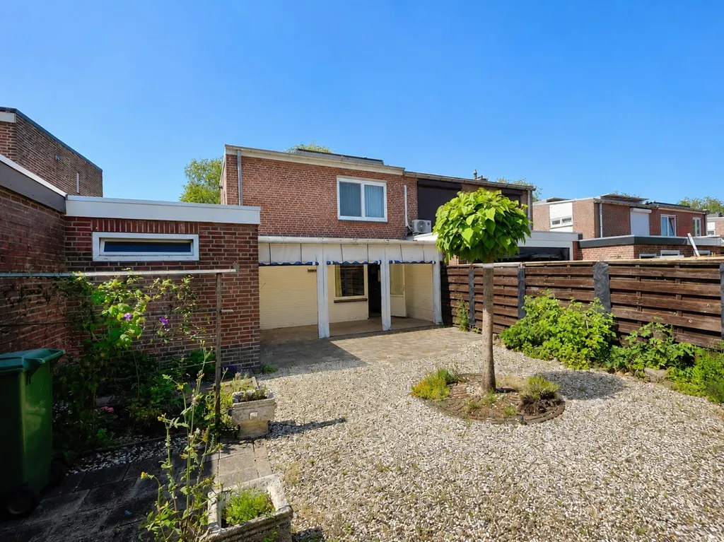 Esterno - Two-Storey House with Garden in Bunde