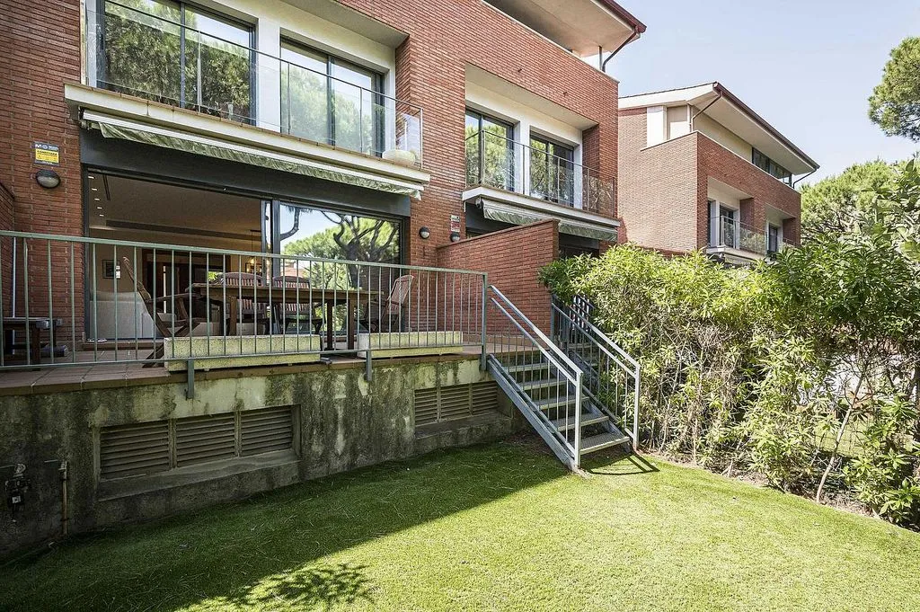 Jardin - Seafront Semi-detached House with Pool in Gavà Mar