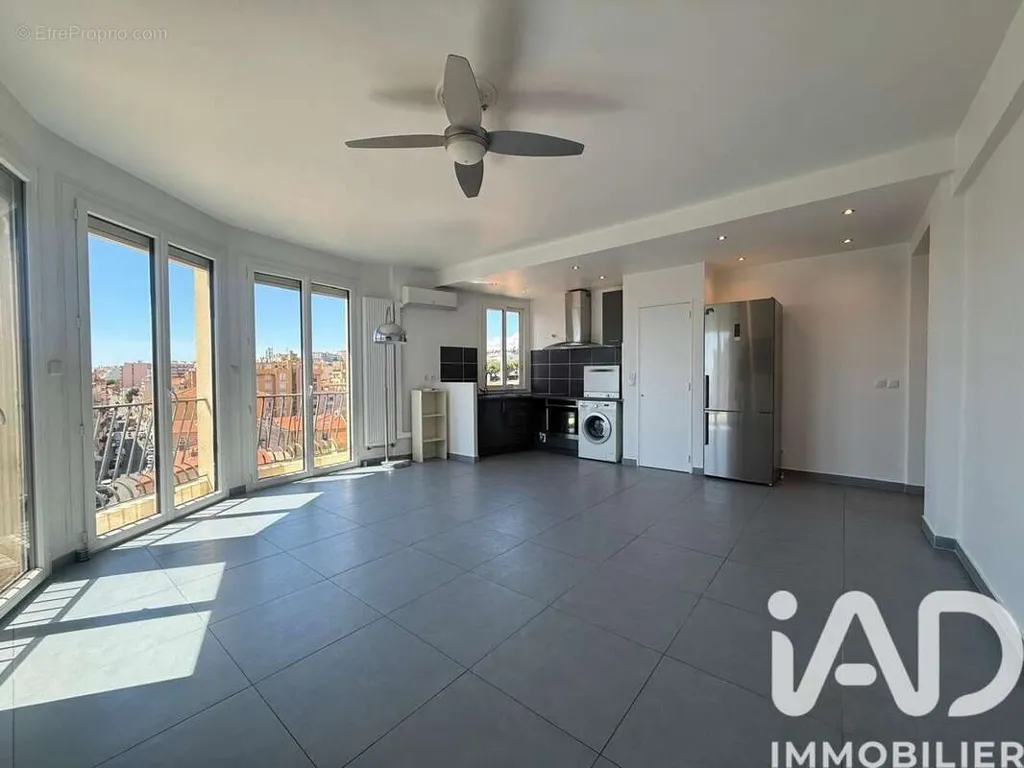 Séjour - Appartement 2 Pièces avec Vue Mer à Nice Ouest