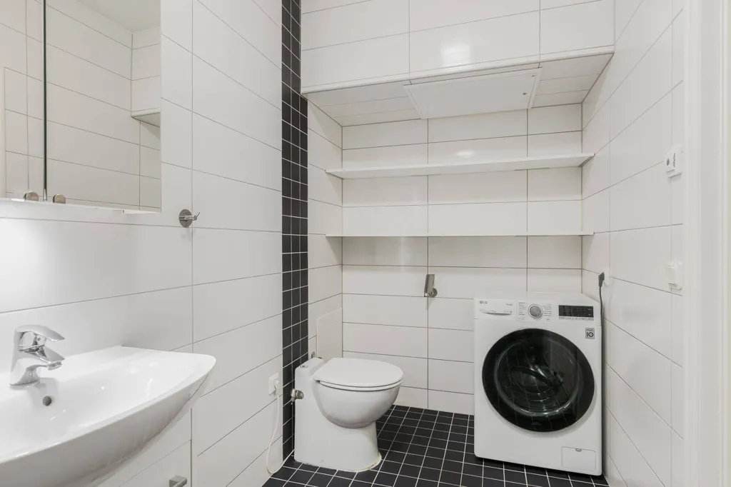 Bagni - 2nd Floor Flat with Private Terrace in Strängnäs