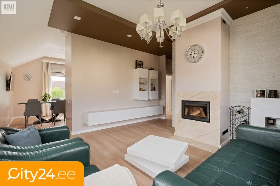 Soggiorno - Apartment with Private Garden in Dreiliņi, Riga