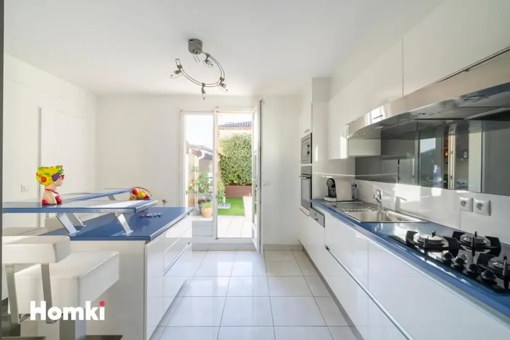 Cuisine - Maison avec Piscine et Jardin à Marseille 11